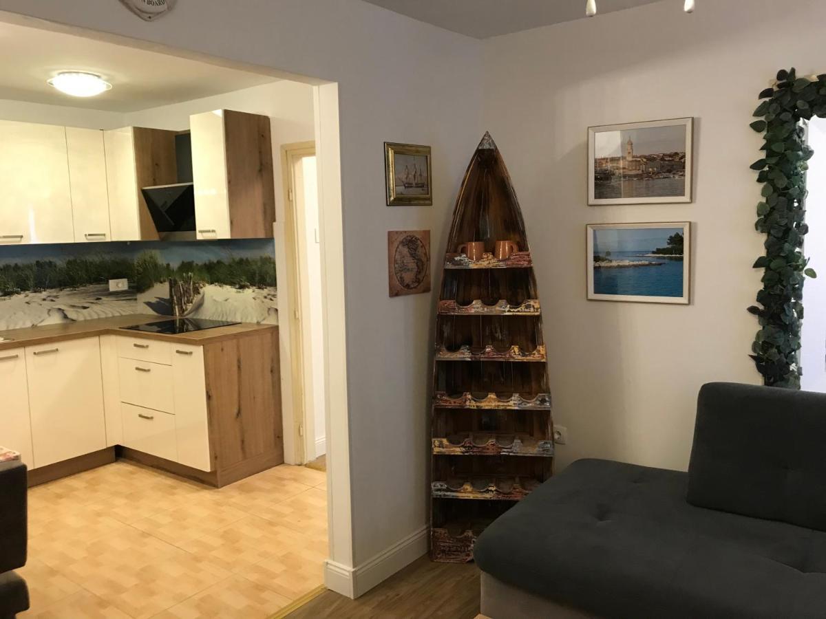 Holiday Place Veli Dvor - Vacation House With Private Garden In Old Town 普纳特 外观 照片